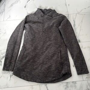 xs gray prana sweatshirt with pockets